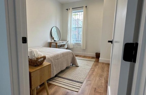 Queens Apartment | Stay near LGA