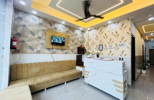South Extension Hotel | Stay Residency Green Park Metro Gate no 1