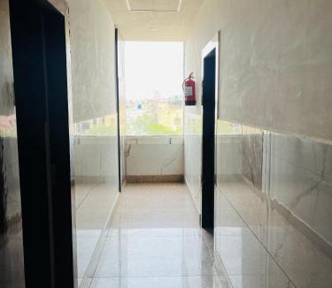 South Extension Hotel | Stay Residency Green Park Metro Gate no 1