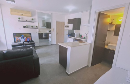 Egkomi Apartment | STAY Universal Studio