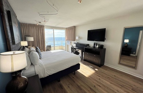 Laguna Beach Hotel | Stay Where Waves Meet Art: Beach Access, Pools & Near Main Beach Park