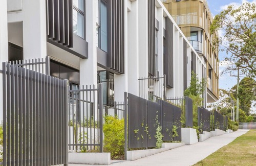 Oakleigh House | StayAU Modern 2BR Townhouse