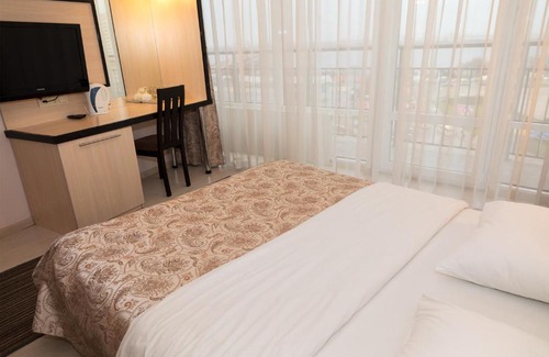 Dnipro Hotel | Staybridge Mini-Hotel in Most City PANORAMIC RIVER VIEW