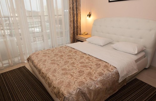 Dnipro Hotel | Staybridge Mini-Hotel in Most City PANORAMIC RIVER VIEW