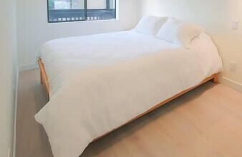 Downtown Eastside Apartment | Staycation in New 2-Bedroom Condo, Japantown