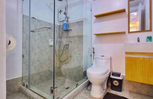 Las Pinas Apartment | Staycation in Somerset for 6 - Near Alabang