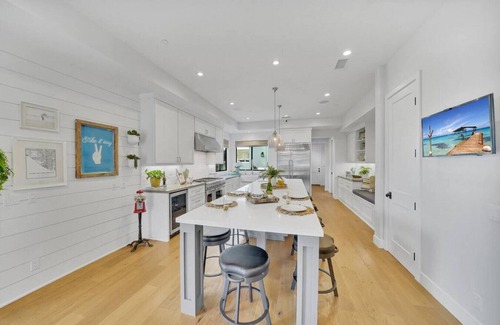 Huntington Beach House | Staycation! Rooftop Ocean Views/2min Walk To Beach/Private Pool