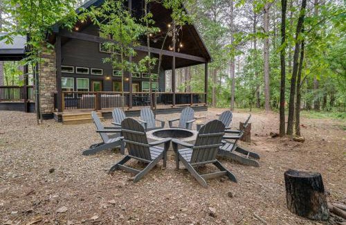 Broken Bow House | Stayhocha Hottub, Separate Suite