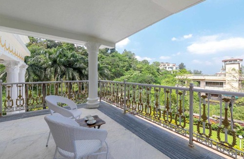 St.Stanislaus Villa Villa | StayVista at The White House Villa