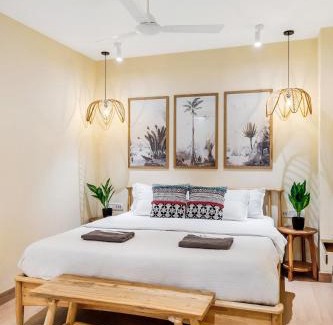 Pali Hill Apartment | Stella 2BHK in Khar with Wi-Fi, Smart TV & Kitchen