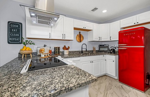 Clodine House | Stella Artistic 4BRs home- amazing pool-Energy Corridor, Asian town-Houston