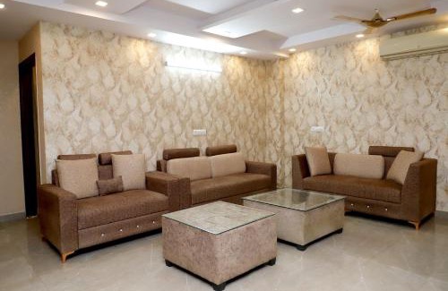 South West Apartment | Stella Homestay- Near Yashobhoomi