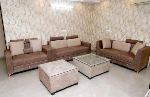 South West Apartment | Stella Homestay- Near Yashobhoomi
