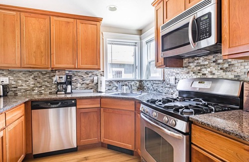 Magnolia House | Stellar Interbay 3BR Townhome w/Balcony, nr Restaurants, by Blueground