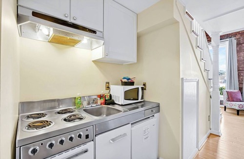 Wilmington Historic District Hotel | Stemmerman Suite on Front! Perfect location in the Heart of Downtown!