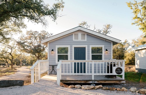 Johnson City Cottage | Step Free Entrance- Wolfe Cottage at Wrenwood Ranch