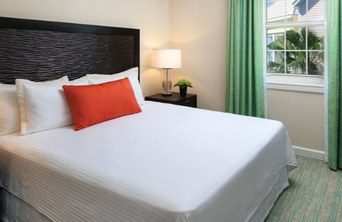 Paradise Island Resort | Step Into An Island Escape at the 1-Bd. Villa at Harborside Resort at Atlantis