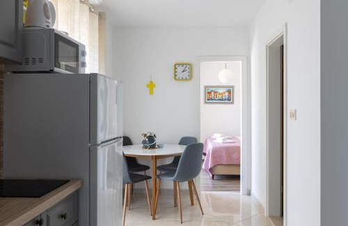 Sipan Island Apartment | Stephanie green island apartments