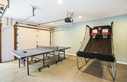 Palm Beach Shores House | Steps 2 Beach Poolspa Game Room Pool Table