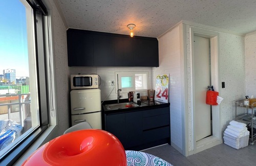 Sindangil-tong Apartment | Steps away from DDP, Airport Bus, DongDaeMun Shopping Malls [Timeless Rooftop]