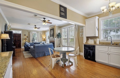 Pass Christian House | Steps From Sand! BEACH VIEW, 1 Blk to Park, 2 Blks to Restaurants, Pet Friendly.