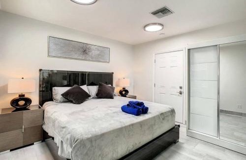 Indian Rocks Beach House | Steps From the beach, renovated 1bd 1 bth