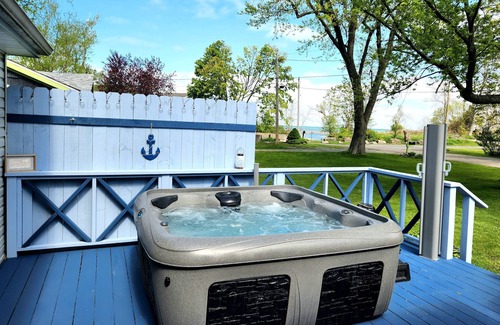 Dunkirk Cottage | Steps from the beach, Lakeview with Hot Tub