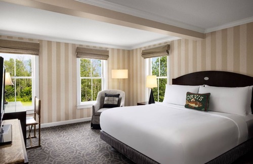 Manchester Hotel | Steps from the Fairway: Golf, Spa, Indoor Pool, and Comfort in Manchester