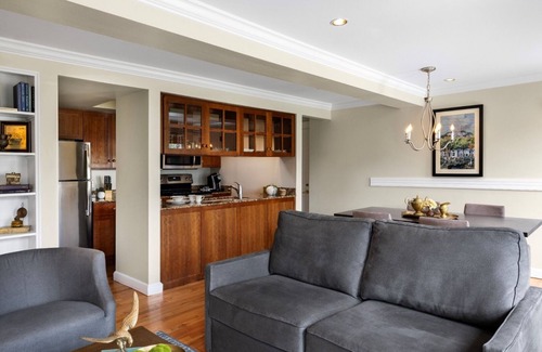 Manchester Hotel | Steps from the Fairway: Golf, Spa, Indoor Pool, and Comfort in Manchester
