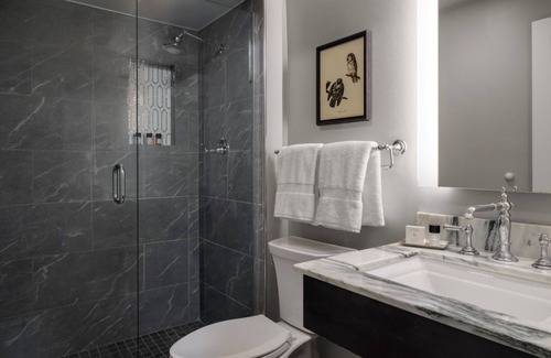Manchester Hotel | Steps from the Fairway: Golf, Spa, Indoor Pool, and Comfort in Manchester