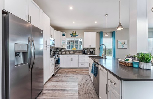 Cape San Blas House | Steps From The Oceanfront! Pool, Pet Friendly, Wifi, king beds! WEEKLY DISCOUNTS