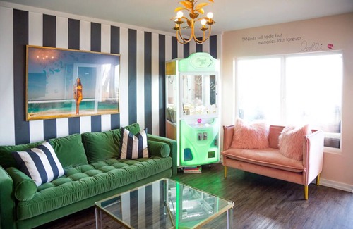 Laguna Beach Hotel | Steps from the Sand! Outdoor Pools, and Walk to Main Beach Park & Heisler Park