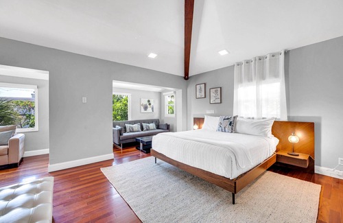 Birch Park Finger Streets House | Steps from the Beach | Heated Pool | Prime location | Game room | Salt Key | RESlDENCES