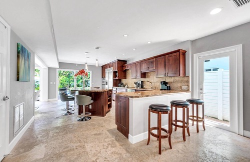 Birch Park Finger Streets House | Steps from the Beach | Heated Pool | Prime location | Game room | Salt Key | RESlDENCES