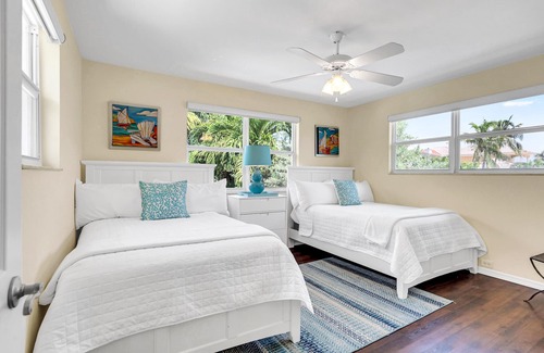 Birch Park Finger Streets House | Steps from the Beach | Heated Pool | Prime location | Game room | Salt Key | RESlDENCES