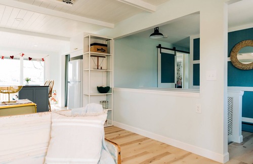 Brighton House | Steps from the water, Sandy beach - ahhh…