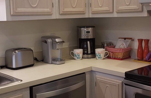 St. Augustine Beach Villa | STEPS TO BEACH!POOLS,TENNIS,2BR/2BA VILLA,CLEAN,QUIET,WIFI 5STAR REVIEWS!
