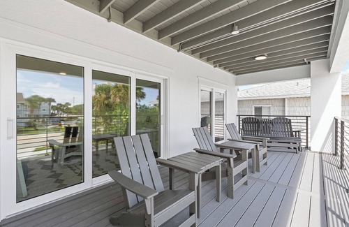 New Smyrna Beach House | 🏖️Steps to Beach | Perfect for Large Groups | Flip Flop Living North🏖️