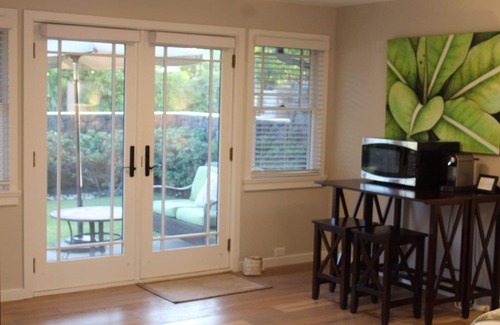 Kahala Apartment | Steps to Kahala Beach, quiet, King bed, patio, parking, A/C, kitchenette & BBQ