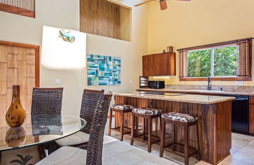 Keauhou House | Steps to Keauhou Bay! Great Water Access! Pool! Foosball table!