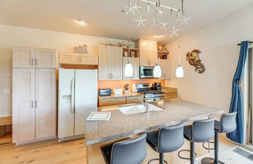 Depoe Bay Condo | Steps to Pirate Cove: Oregon Coast Condo w/View