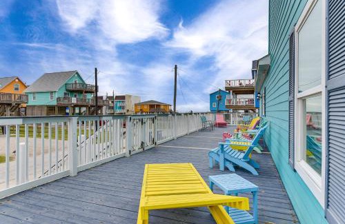 Surfside Beach House | Steps to Surfside Beach Large Group Gulf Retreat