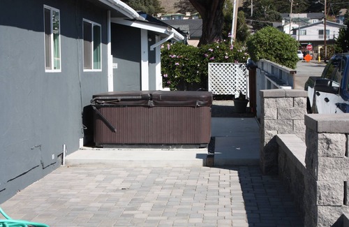 Cayucos House | Steps to the beach! Clean, white, crisp+hot tub for a relaxing getaway!
