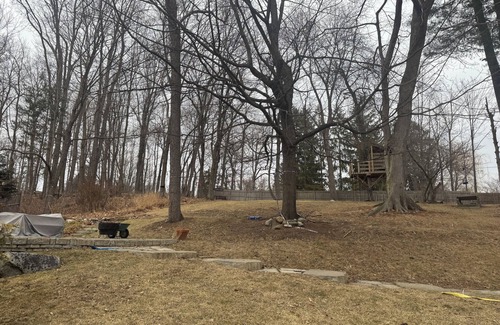 Millbrook House | Steps to the Delightful Village of Millbrook ☆ Fun Family Getaway