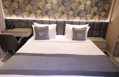 DLF Phase 3 Hotel | Stepstones Hotels and Inn