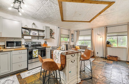 Sterling Cabin | Sterling Home w/Patio, BBQ Grill & Fire Pit!