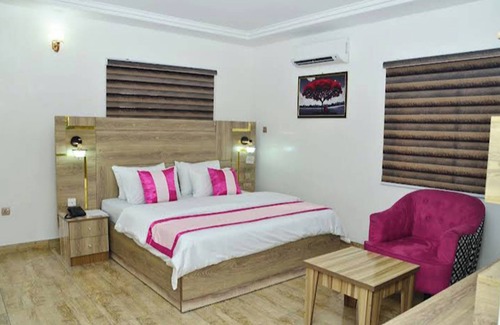 Port Harcourt Hotel | Sterling Lakeview Apartments and Suites