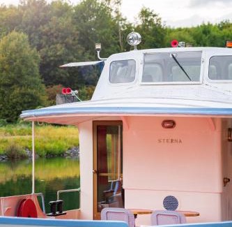 Mechelen Boat Rental | Sterna boat & suites