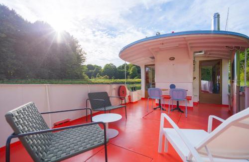 Mechelen Boat Rental | Sterna boat & suites