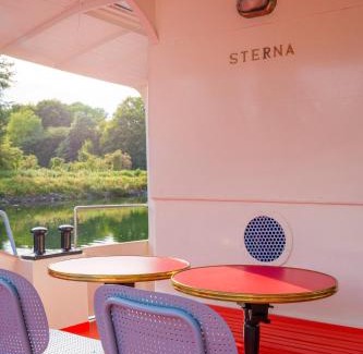 Mechelen Boat Rental | Sterna boat & suites